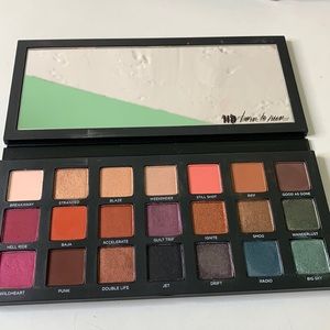 Urban Decay Born to Run Eyeshadow Palette